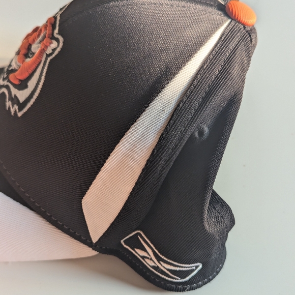 #37 - Cincinnati Bengals Authentic Reebok NFL Hat - Picture 5 of 9